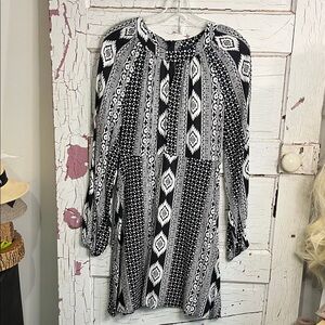 Blue Rain Monochrome Geometric Mini Dress Elastic Cuff Sleeves Key Hole Neck Med